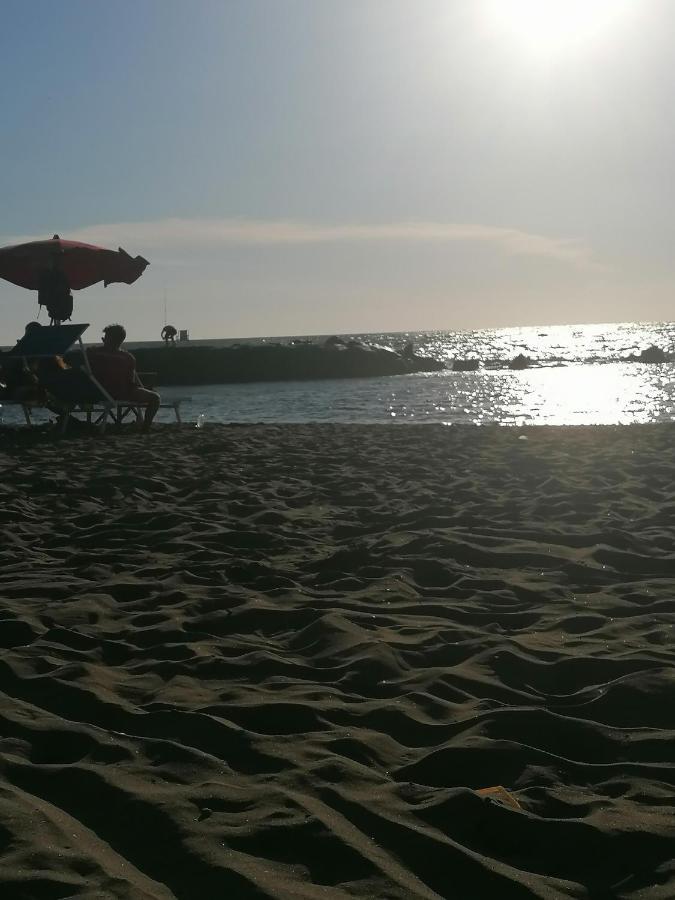 Residenze Ohana フィウミチーノ エクステリア 写真